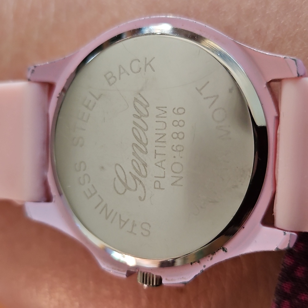 Geneva Breast Cancer Ribbon Watch - Picture 4 of 4